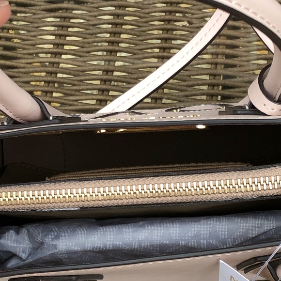 NWT Michael Kors love Satchel/ crossbody - Picture 7 of 8